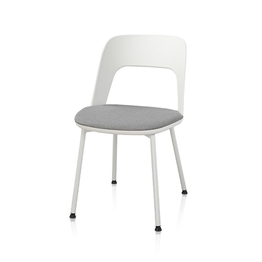 미니멀 디자인과 감각적인 색상의 인테리어 의자 - 몰리체어